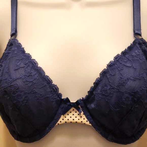 Victoria's Secret Unlined Demi Bra - Picture 2 of 8